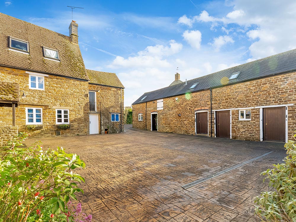 St Edburg's Hall, Priory Road, Bicester OX26 6BL